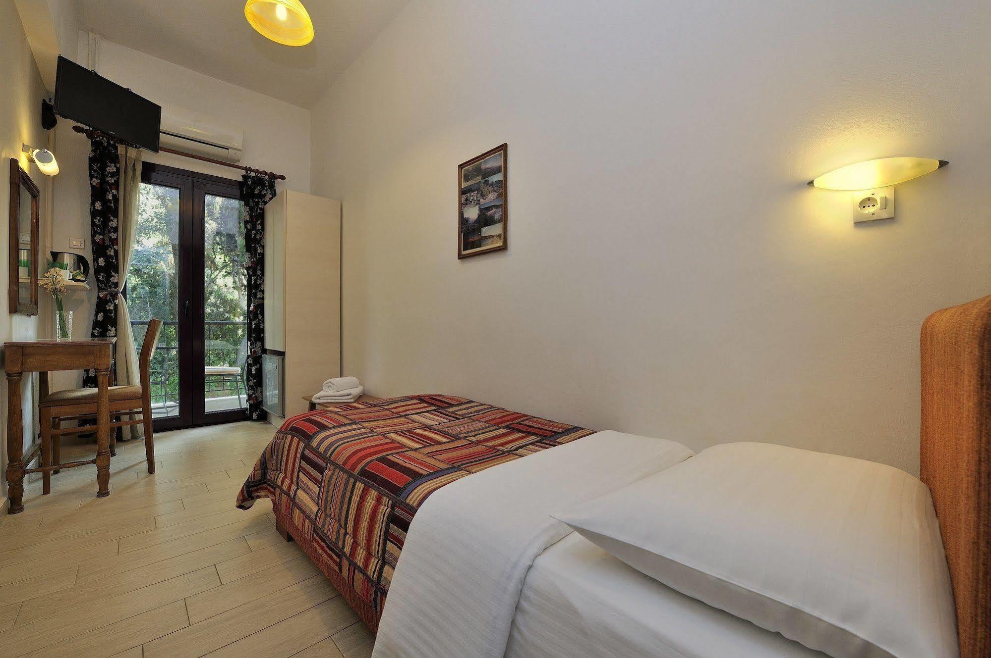 Dryades&Orion Hotel Atenas Exterior foto